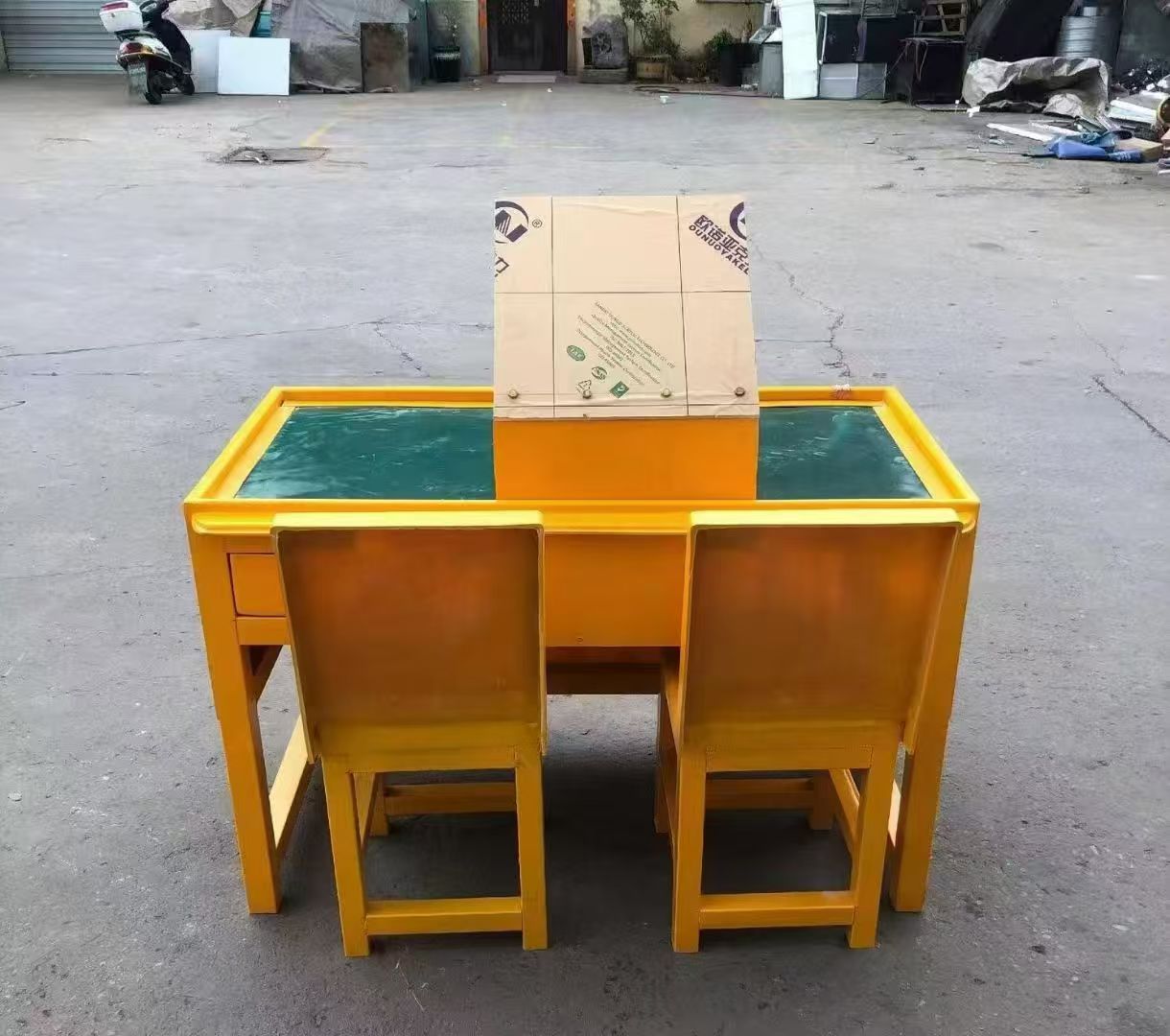 襄垣防静电导通桌井下煤矿火工品发放桌：危险品流转的安全守护者